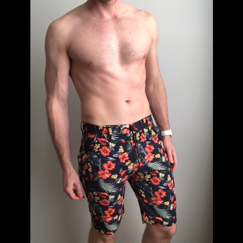 Sovereign Code floral fitted shorts
